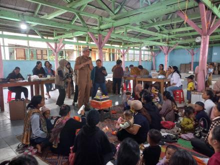KEGIATAN RUTIN POSYANDU, PEMBAGIAN SUSU BALITA DAN BMT DESA KUTARAYAT SERTA PERAYAAN ULANG TAHUN BAL